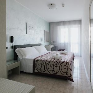 Camera con letto king size